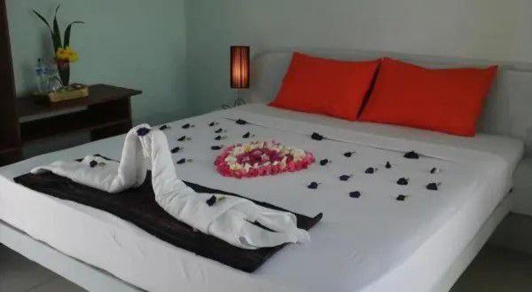 Pineapple Guest House 길리 아이르 외부 사진