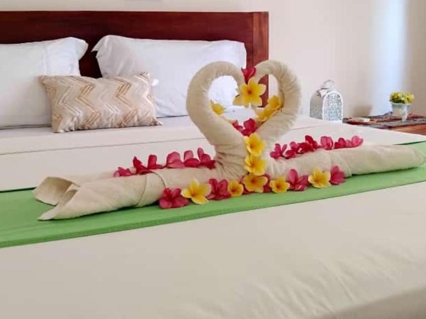 Pineapple Guest House 길리 아이르 외부 사진